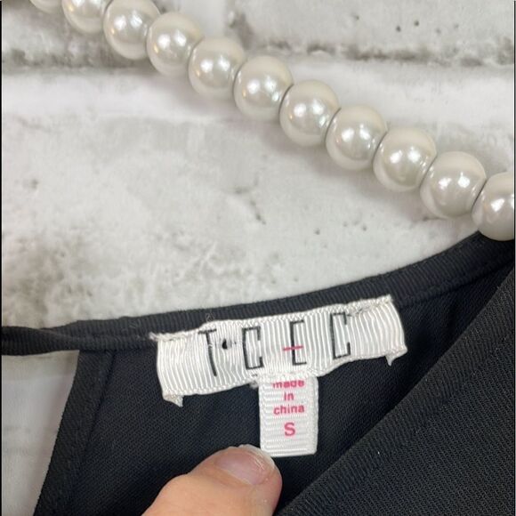 TCEC Women’s Romper Black White Slit Shoulder Size Small - Picture 3 of 13